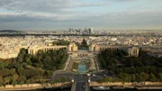 Grüne Oase am Eiffelturm – Die prunkvollen Trocadéro-Gärten werden für die Weltausstellung 1937 errichtet.