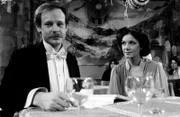 Donnerstag Nacht: Ein echter Wiener geht nicht unter "Gegensätze". Im Bild: Alexander Wächter, Erika Deutinger.