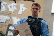 Phillip (Eric Cordes) hofft, dass mit dem neuen Verdächtigen der versuchte Mord an Adriane Eisenreich aufgeklärt werden kann.