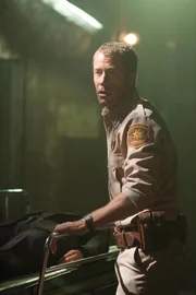 In einer abgelegenen Hütte macht Jack Carter (Colin Ferguson) eine besonders erschreckende Entdeckung ...