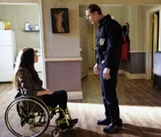 Als McGee (Sean Murray, r.) bei seinen Ermittlungen in einem neuen Fall, auf seine Freundin Delilah (Margo Harshman, l.), die in einer Undercover-Operation ist, trifft, ist er sehr überrascht ...