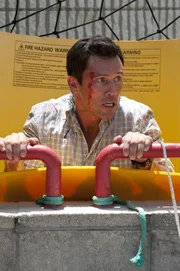 Michael (Jeffrey Donovan) überlebt die Explosion eines Trucks nur knapp!