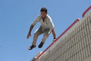 Nach einer Explosion ist Michael auf der Flucht: Denn sowohl das FBI als auch die Polizei halten ihn für den Verantwortlichen!