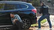 Adam Ruzek (Patrick John Flueger, l.) und Dante Torres (Benjamin Levy Aguilar, r.)
