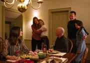(v.l.n.r.) Louise LaCroix (Jules Willcox); Marie Smith (Rachel York); Sarah Allen (Jen Landon); Byron LaCroix (Terry O'Quinn); Jess LaCroix (Julian McMahon); Natalia 'Tali' Skye LaCroix (YaYa Gosselin)