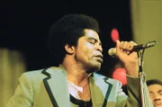 Als Erfinder des Breakbeats, der den Hip-Hop mit ermöglichte, erlebt James Brown in den 1990er- und den frühen 2000er Jahren ein Comeback.