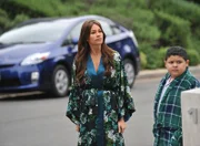 Gloria Delgado (Sofía Vergara), Manny Delgado (Rico Rodriguez).