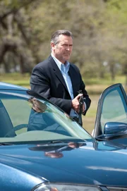 Sam Axe (Bruce Campbell)