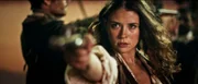 Anne Bonny (Mia Tomlinson)