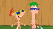 L-R: Phineas und Ferb