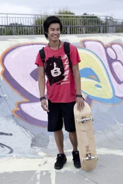 Es ist die Woche vor den Prüfungen und alle stehen unter einem enormen Druck. Christian lenkt sich mit Skateboard fahren ab.
