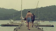 Mit dem US-Skipper Duane Boston begibt sich das junge Paar auf einen mehrwöchigen Segeltrip. Mit an Bord der "Justin B" sind auch Duanes Söhne.