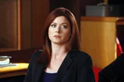 Wer bedroht die Journalistin Alicia Harding (Debra Messing), die in ihrer Fernsehsendung 'Kinderschänder in der Nachbarschaft' Pädophile live vor der Kamera stellt?