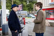 L-R: Dr. Aaron Glassman (Richard Schiff), Dr. Shaun Murphy (Freddie Highmore)
