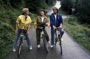 Bertram, Hannes und Gundi (Sascha Wussow, Bettina Redlich, Philipp Moog) machen eine Fahrradtour.