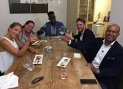 V.l.: Daniela, Gaby, Gastgeber Gavin, Alexander und Christian-Michael