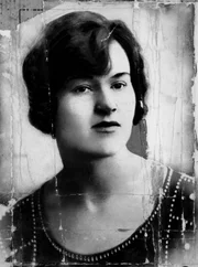 Edith Thompson ist eine erfolgreiche Geschäftsfrau zu Beginn der Goldenen Zwanziger. Doch bald schon sollte ihr Name im ganzen Land bekannt sein.