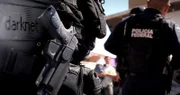 Mit illegalen Geschäften wird viel Geld verdient. Die Organisierte Kriminalität beeinflusst Politik und Wirtschaft, auch der Terror profitiert. Kann dieses globale Netzwerk zerstört werden?