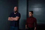 Paul Serra (Chris Sullivan), Janine Harris (Juliana Canfield)