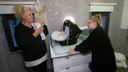 Die 18-Jährige Loredana und ihr frisch geborener Sohn Aurelio, haben die Geburt, den Umständen entsprechend, gut überstanden und dürfen nun das Krankenhaus verlassen.