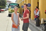 Nicht mehr lange, dann heißt es für Ella (Leonie Brill) und Eric (Lucas Bauer) Abschied nehmen.