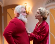 L-R: Santa Claus (Tim Allen), Carol Calvin (Elizabeth Mitchell)