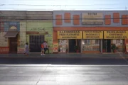 Die Passagiere Petra und Frank Fautz machen einen Ausflug nach Santiago de Chile, wo sie ihren Guide Milo treffen und eine Foodietour machen.