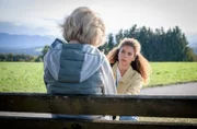 Ana (Soluna-Delta Kokol, r.) ist entsetzt, Wilma (Birgit Koch, l.) tot aufzufinden.