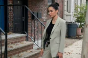 L-R: Juliana Canfield as Janine Harris