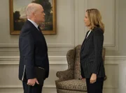 Jim Fox (Enrico Colantoni, l.); Elizabeth McCord (Téa Leoni, r.)