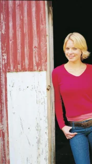 Becky Howard (Jessica Napier).