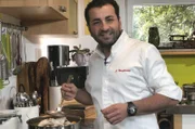Profikoch Ali Güngörmüs ist zu Gast bei Regine Traud in Hünfeld-Molzbach.