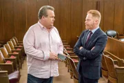 L-R: Cameron Tucker (Eric Stonestreet), Mitchell Pritchett (Jesse Tyler Ferguson)