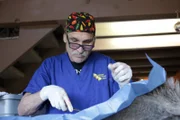 Dr. Jeff Young bei der Operation