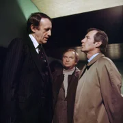WDR Fernsehen TATORT, "Spätlese", Buch Herbert Lichtenfeld, Regie Wolfgang Staudte, v.l.: Bauunternehmer Dr. Eckart Waarst (Alexander Kerst) Kreutzer (Willy Semmelrogge) und Kommissar Haferkamp (Hanjörg Felmy)