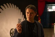 Wahrheit oder Illusion? Kriminalkommissar Rico Sander (Benjamin Strecker) behält im Mordfall des einst gefeierten Stuttgarter Magiers Magic Miles einen kühlen Kopf.