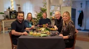v.l.n.r.: Ali Güngörmüş, Yvonne Willicks, Björn Freitag, Alexander Herrmann und Zora Klipp freuen sich auf das festliche Menü aus weihnachtlichen Tapas.
