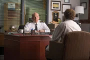 Police Chief Angus Pershing (John Bourgeois, l.)
+++