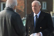 Police Chief Angus Pershing (John Bourgeois, r.)
+++