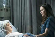 Hannah (Carla Gallo, l.), Jordan Alexander (Jill Flint)
+++