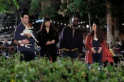 Sind gespannt, ob es Nick dieses Mal tatsächlich schafft, Jess den Antrag zu machen (v.l.n.r.) Schmidt (Max Greenfild), Cece (Hannah Simone), Winston (Lamorne Morris) und Aly (Nasim Pedrad) ...