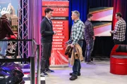 Lowell (Matt Cook, l.): Adam Burns (Matt LeBlanc, r.)