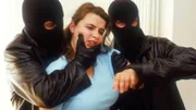 Ariane Borsche (Anne Brendler) wird entführt, damit sie nicht mehr als Zeugin in einem Mordprozess aussagen kann.