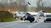 Während eines Undercover-Einsatzes von Semir kommt es auf der Autobahn zu einem folgenschweren Crash...