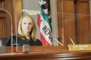 Lisa Benner (Marg Helgenberger)