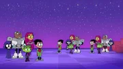 vorne, v.li.: Raven, Cyborg, Beast Boy, Starfire, Robin