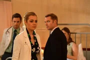 Joan Millar (Jessica Marais, l.); Lawrence Faber (Ronan Keating, r.)