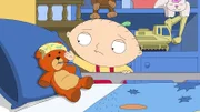 Es bricht Panik aus, als die Griffins versuchen, Stewie (r.) vor Viren zu schützen. Als er vorgibt, Rupert (l.) sei krank, flieht er aus dem Haus.