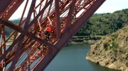 Der Garabit-Viadukt im zentralfranzösischen Ruynes ist eine Eisenbahnbrücke, die die Ufer des Flusses Truyère verbindet. Chefingenieur war Ende des 19. Jahrhunderts Gustave Eiffel.