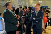 L-R: Cameron Tucker (Eric Stonestreet), Mitchell Pritchett (Jesse Tyler Ferguson)